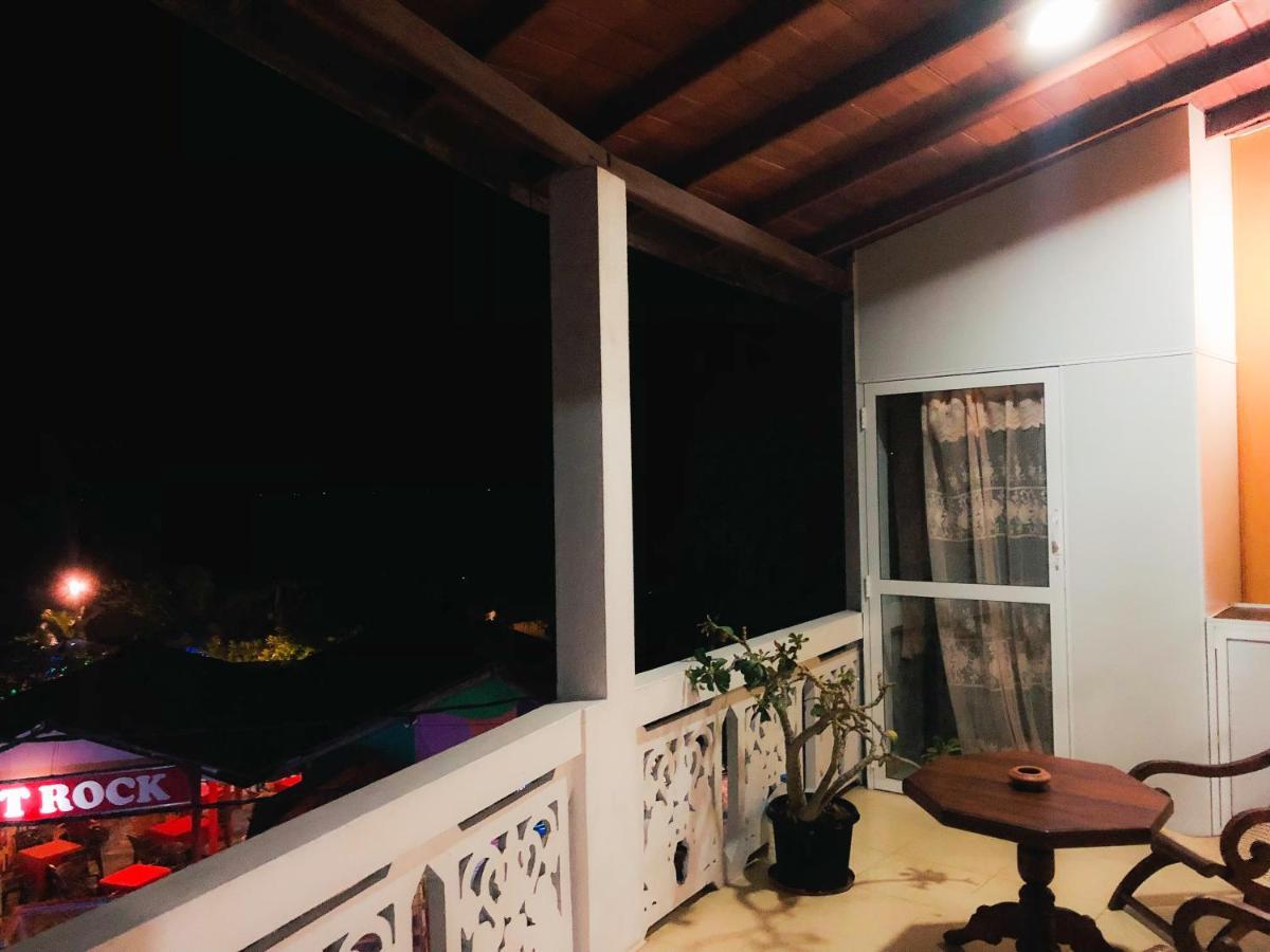 مبيت وإفطار أونا واتونا Blue Sea View المظهر الخارجي الصورة